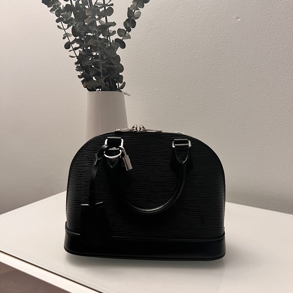 Louis Vuitton - Black Alma BB, Epi Leather, Designer Hand Bag, LV - Picture 3 of 12